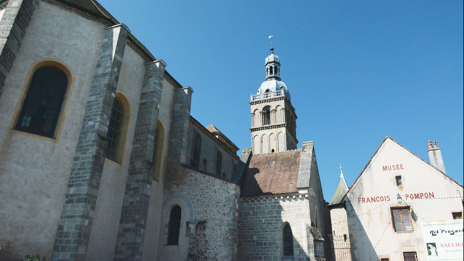 Musée Pompon à côté de la basilique Saint-Andoche à Saulieu