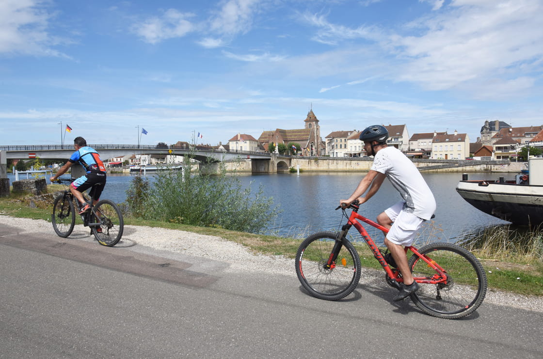 Vélo Saint-Jean-de-Losne