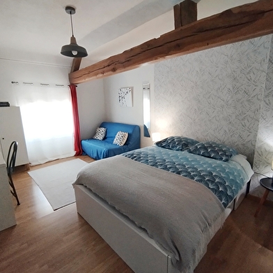 La Maison aux Volets Bleus