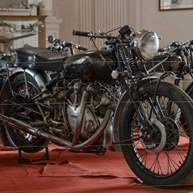 Château de Savigny - Musée de la moto, de l'aviation et de la voiture de course