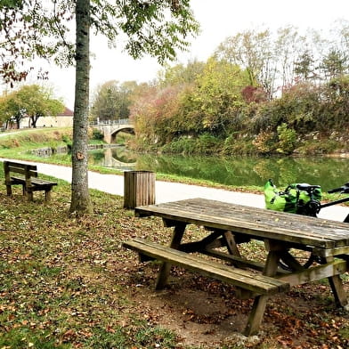 Le Canal de Bourgogne à vélo