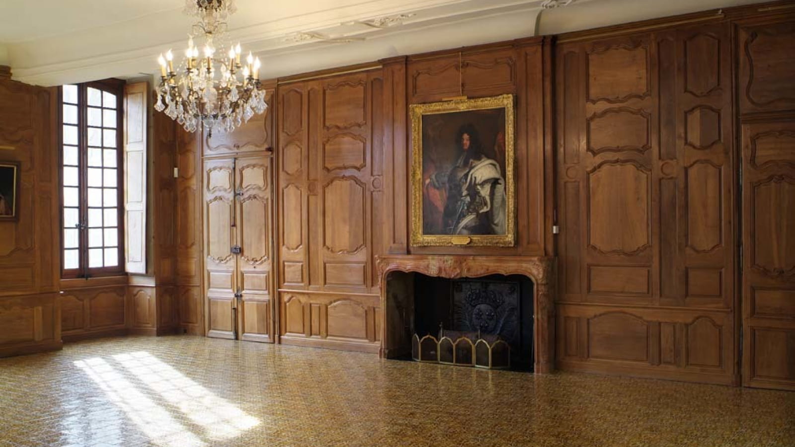 Visite guidée des lieux secrets et découverte des salles historiques du 1ier étage de l'Hôtel Dieu de Beaune