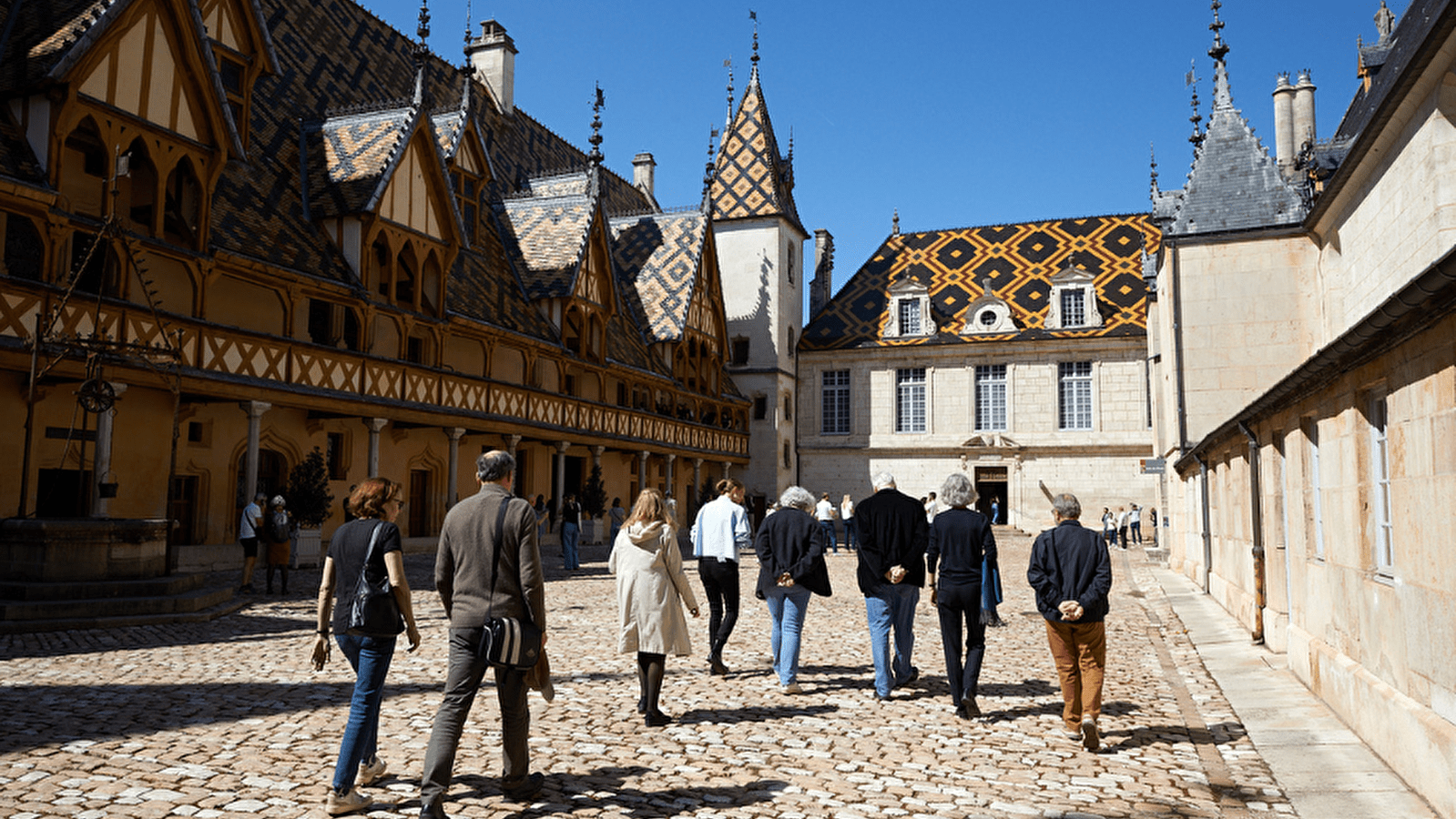 Hôtel-Dieu - Hospices de Beaune
2026 - MOUVEMENT(S)
[EN-QUÊTES D'HISTOIRES] La communauté des dames hospitalières au XIXe siècle : infirmières et religieuses