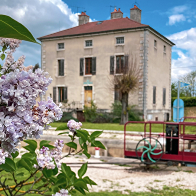 Fantastic Friture sur le Canal de Bourgogne
