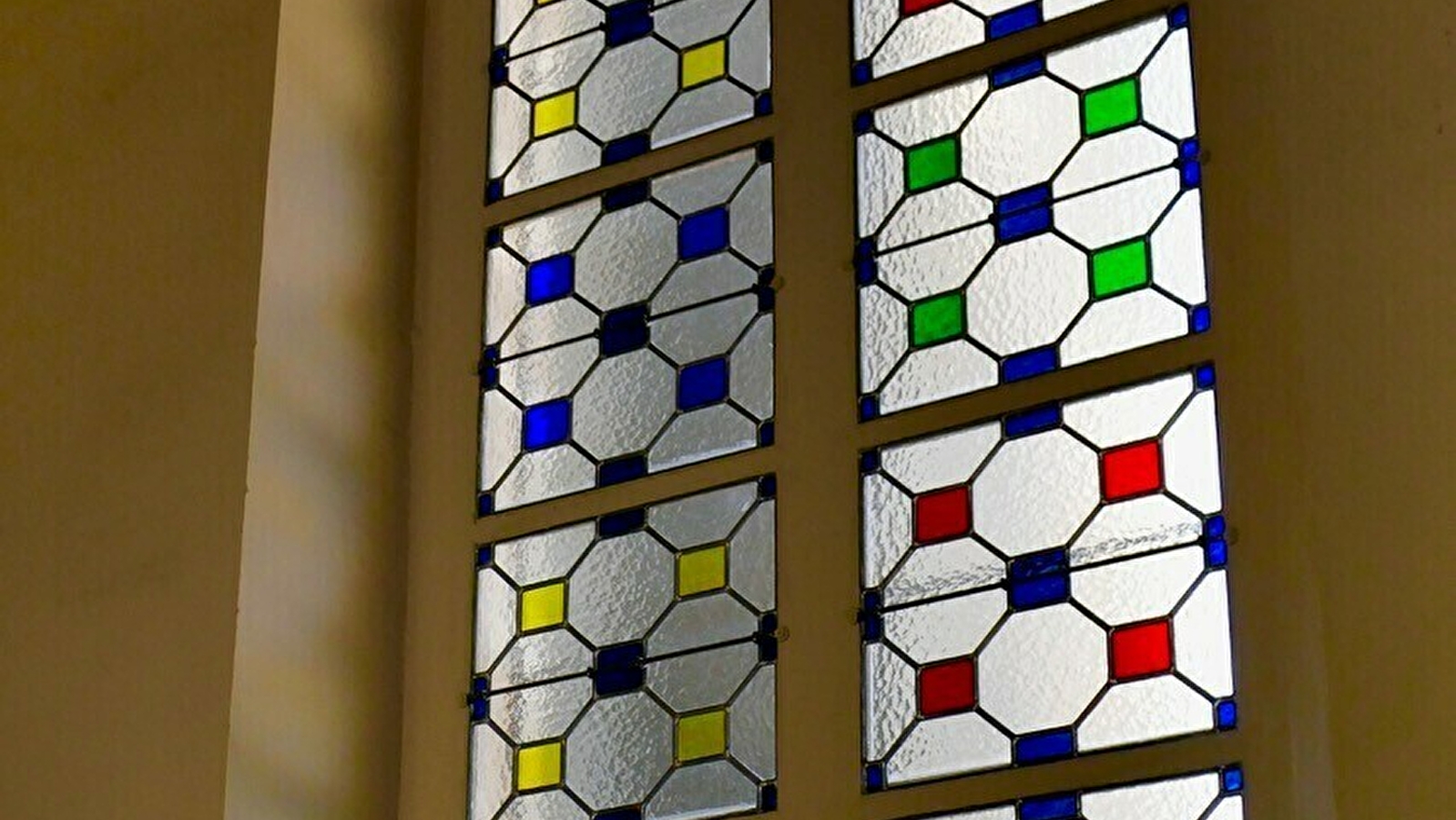 Découverte des nouveaux vitraux de l'église de Mâlain et démonstration de création de vitrail