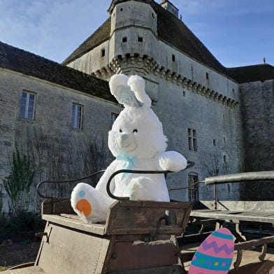 Chasse aux oeufs au château