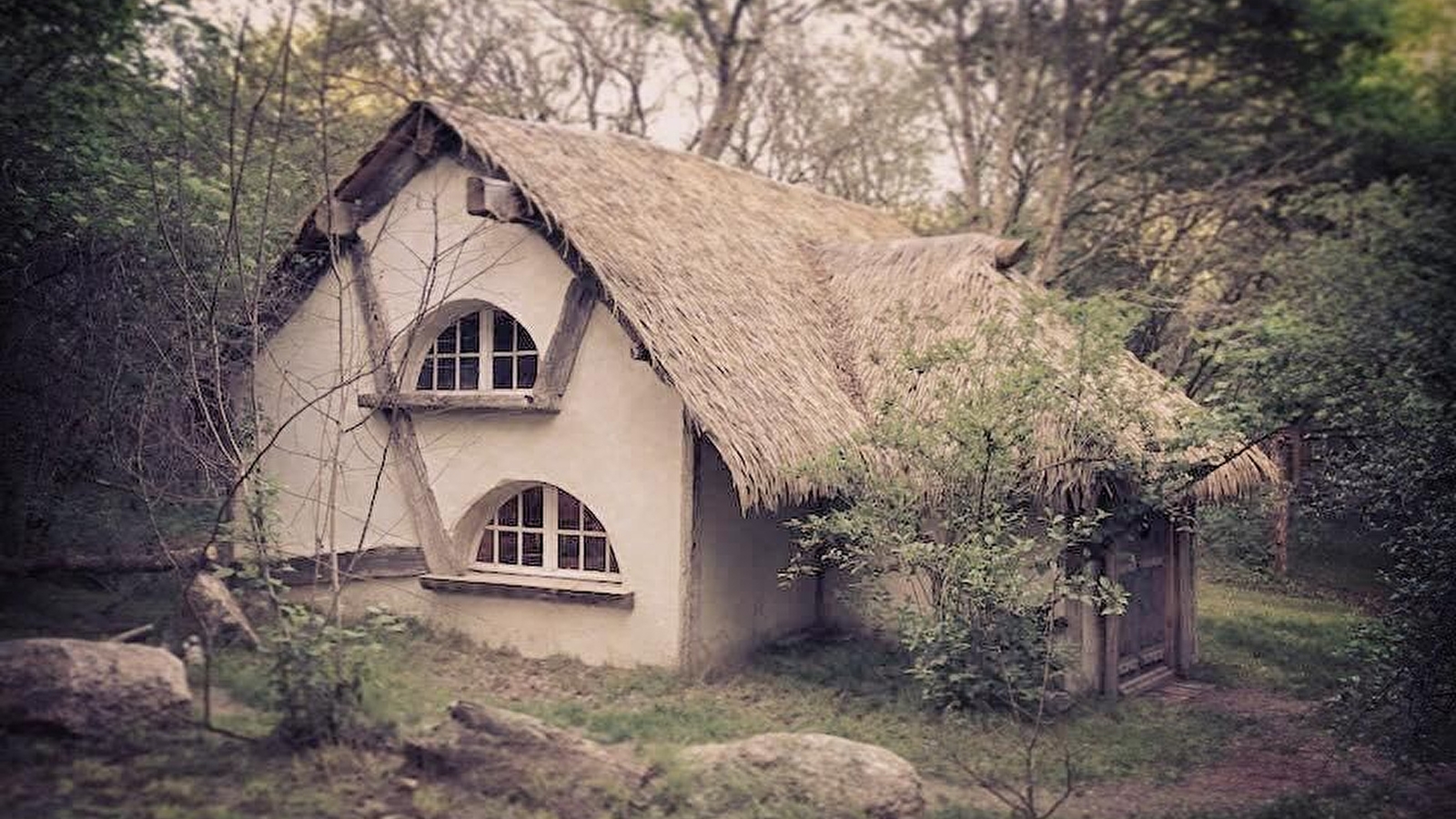Domaine de la Pierre Ronde - La Chaumière de Merwind le Magicien Bleu