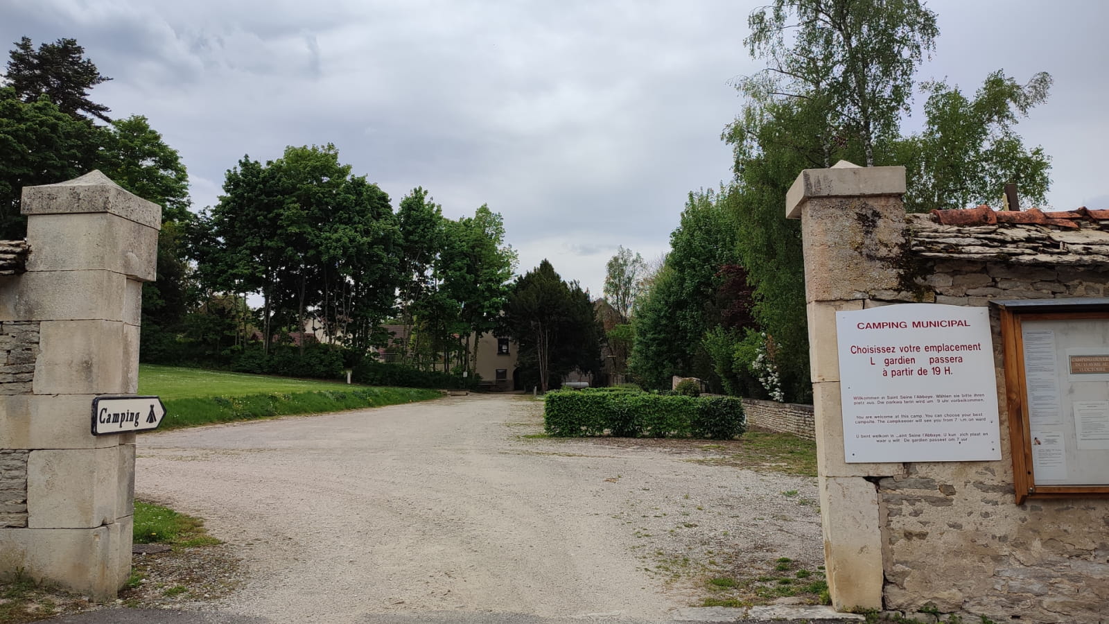 Camping Municipal de Saint-Seine-l'Abbaye