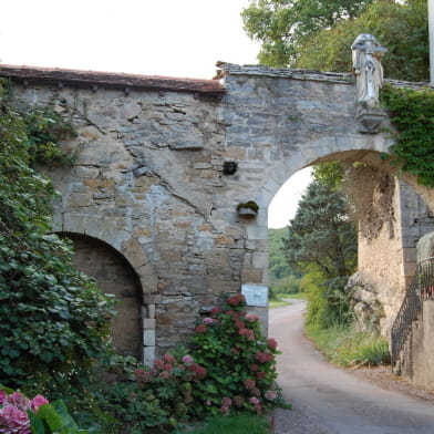 Porche de l'Abbaye de La Bussière-sur-Ouche