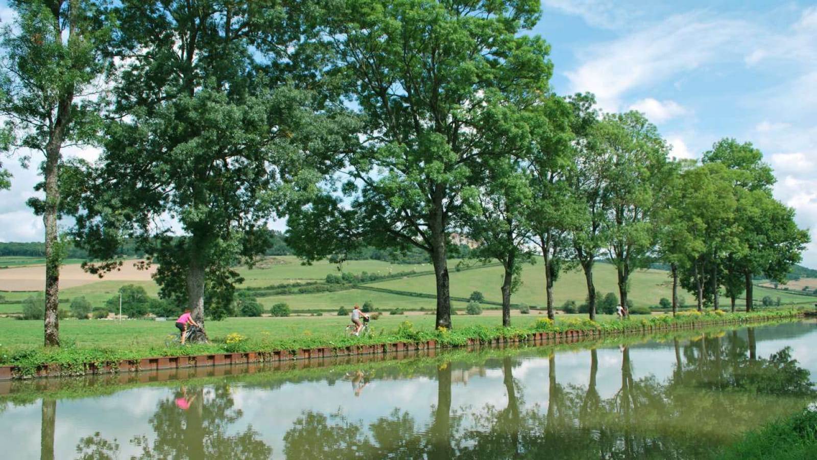 Le long du Canal de Bourgogne : Dijon à Rougemont
