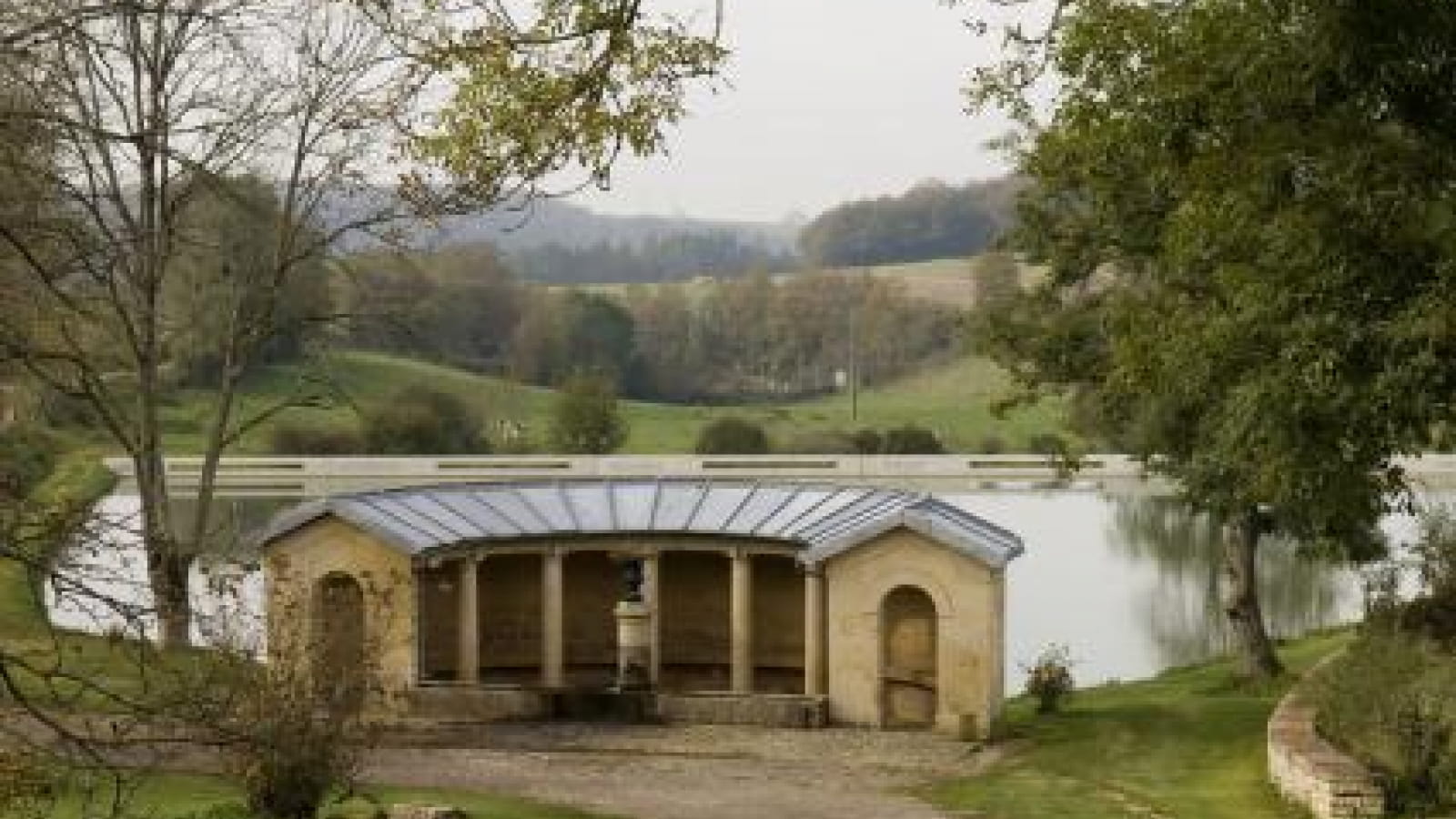 Oeuvre du lavoir de Blessey à Source-Seine