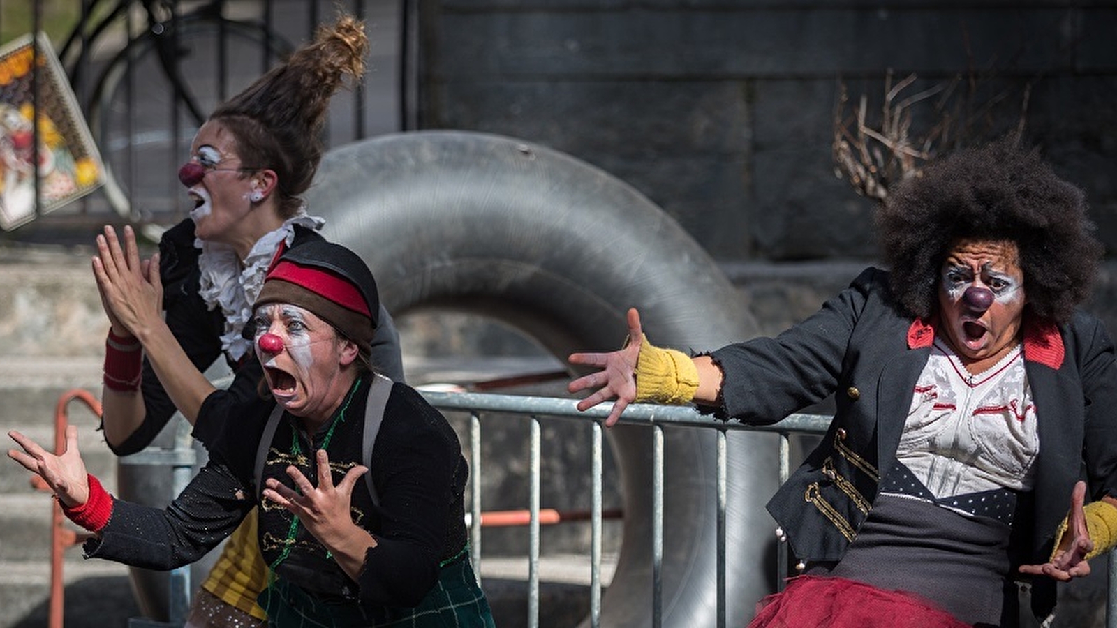 ENTRAILLES, clownes de terrain vague