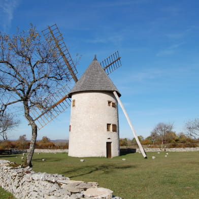 Le Moulin à Vent