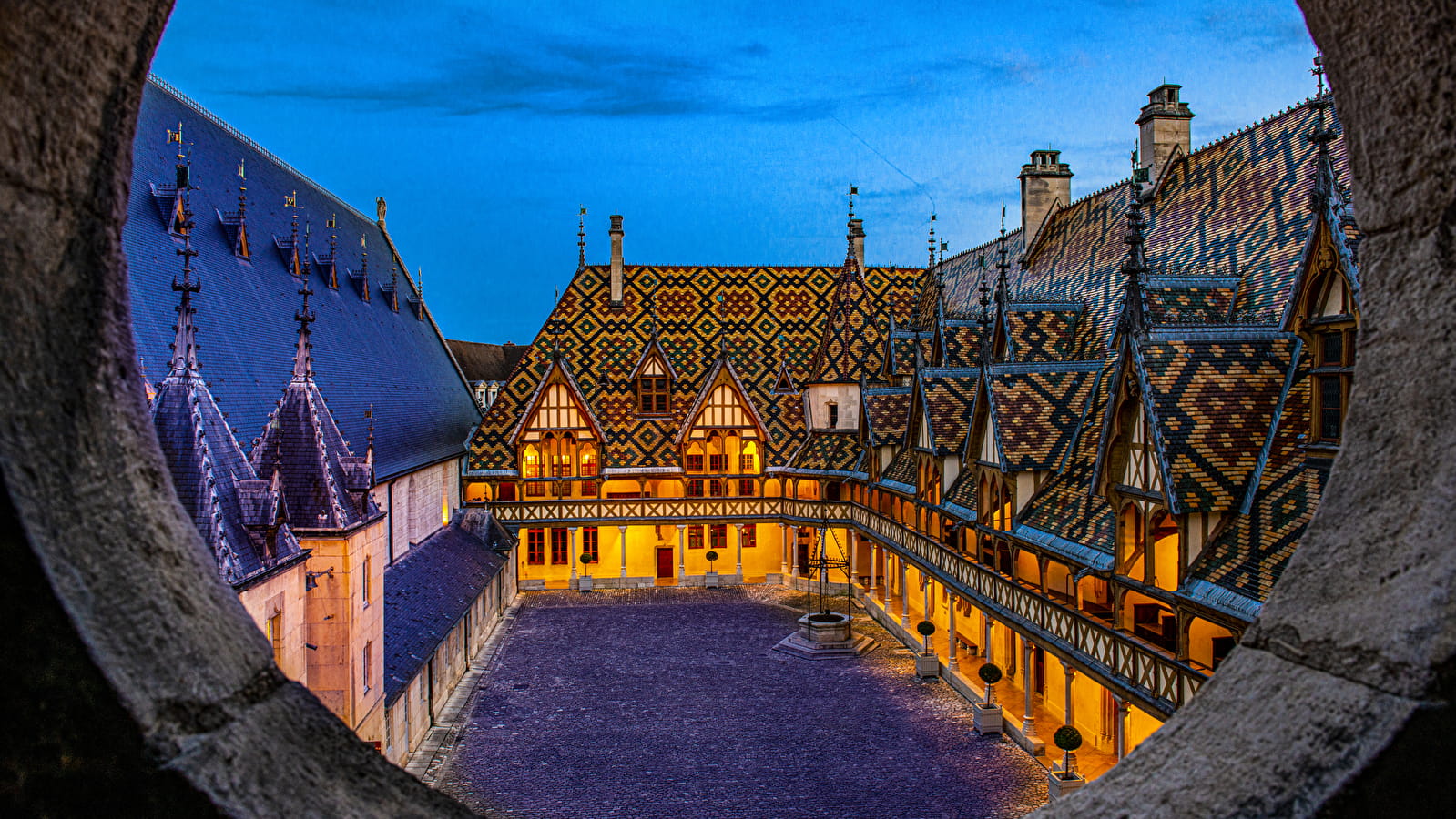 Hôtel-Dieu - Hospices de Beaune - Histoires & figures de l'Hôtel-Dieu, l'hospitalité en scène - Visite spectacle 'La visite du roy'