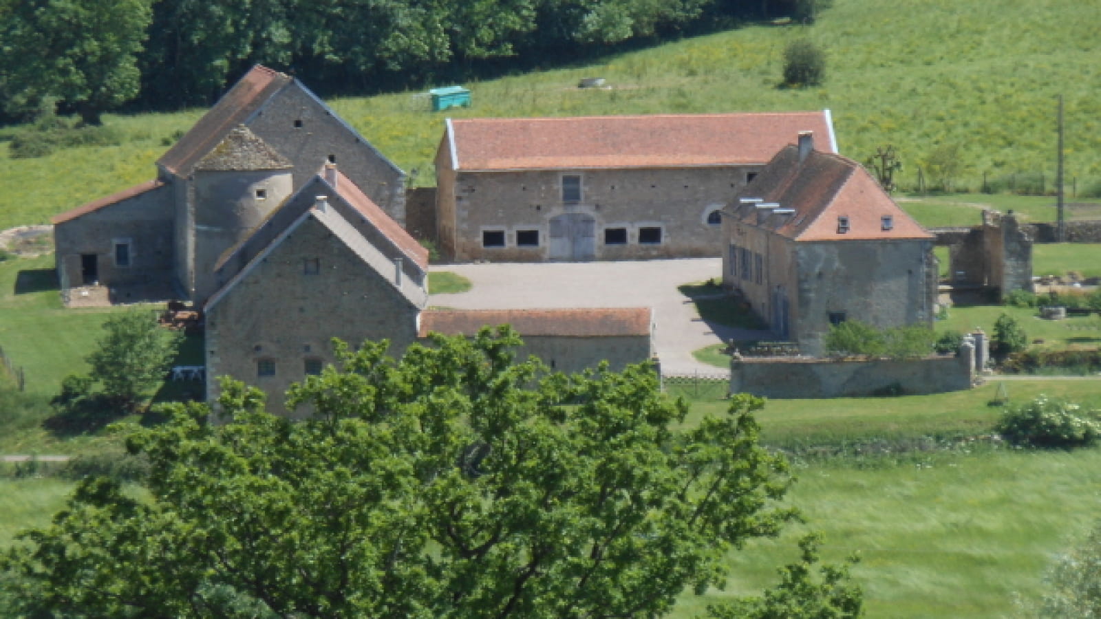 La Tour de Giry - chambres d'hôtes