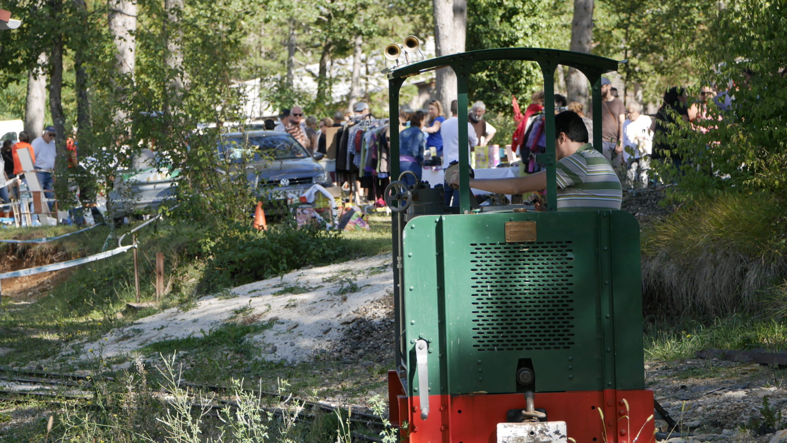 3eme vide grenier au Train des Lavières -