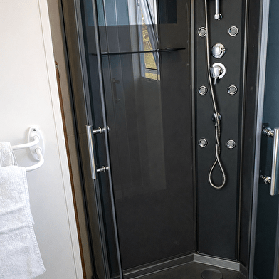 Cottage Flottant Insolite Liberty 