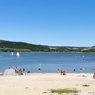 Plage surveillée du lac de Panthier