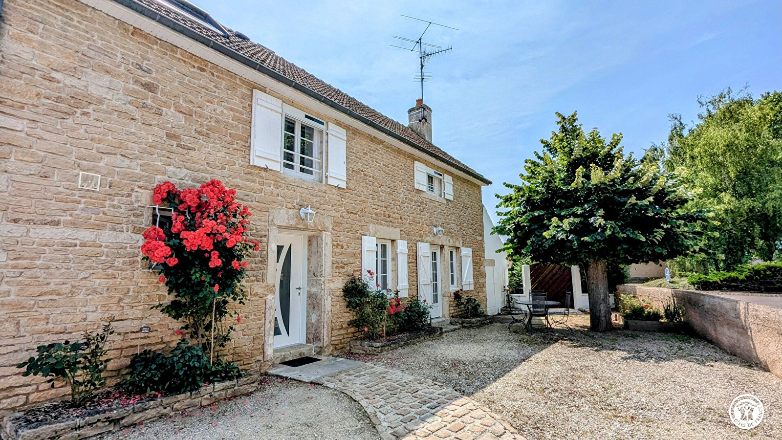 Aux Roses Rouges