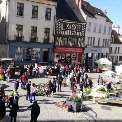 Marché de Semur-en-Auxois