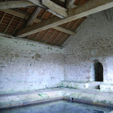 Fontaine de Saint-Quentin et lavoir d'Aubaine