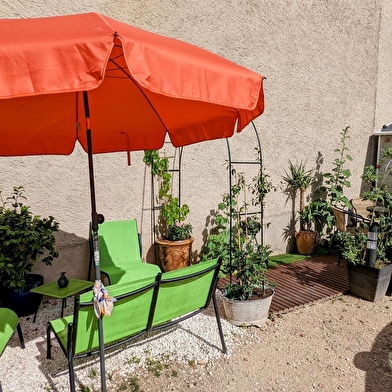 Le 16 Sous les Trémières