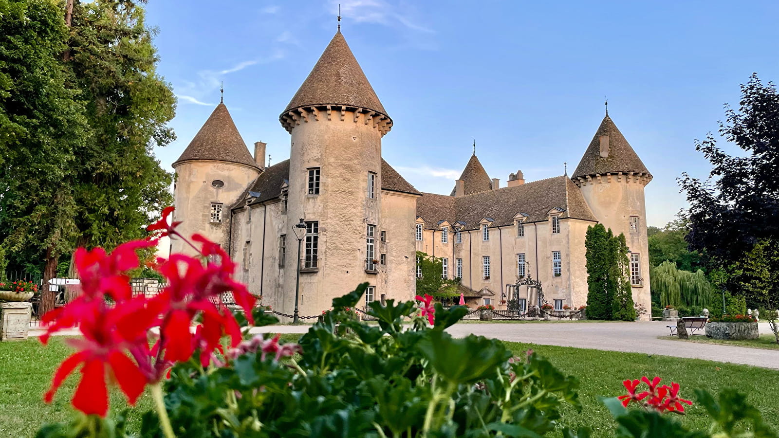 Château de Savigny - Musée de la moto, de l'aviation et de la voiture de course