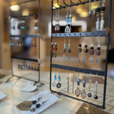 Muriel Nature Créations s'invite dans la vitrine de l'office de tourisme