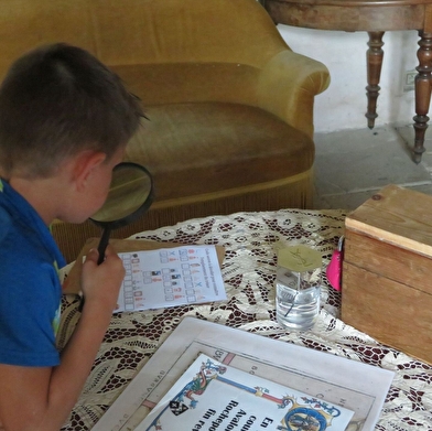 Enquête enfant 'Qui a volé l'armure du chevalier ?'