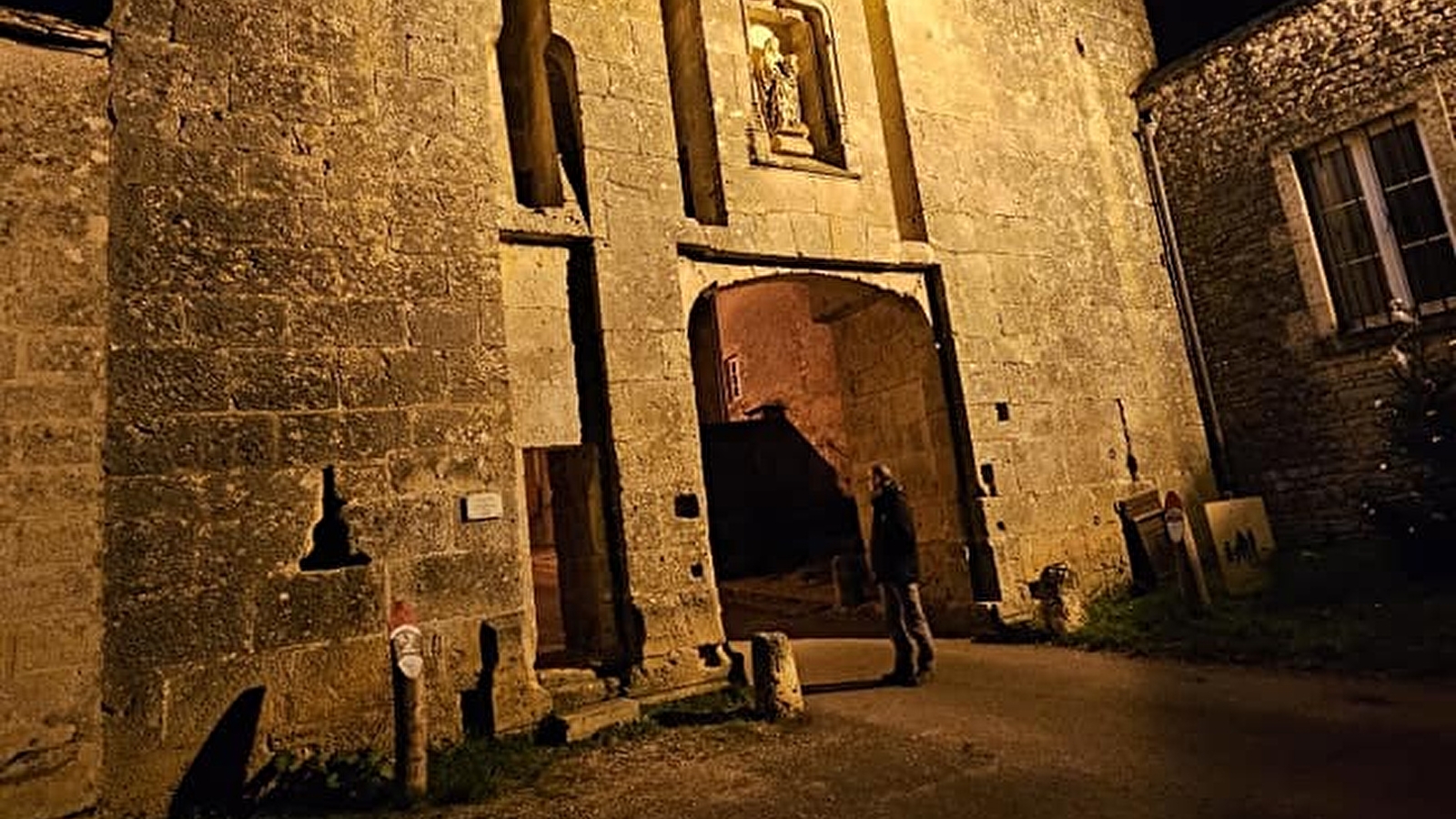 Visite nocturne de Flavigny sur Ozerain