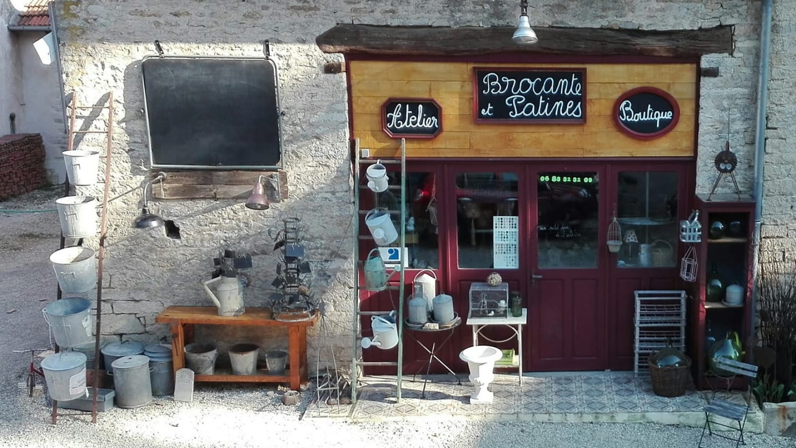 L'atelier patines et brocante de la Brocantine