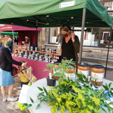 Marché de Semur-en-Auxois