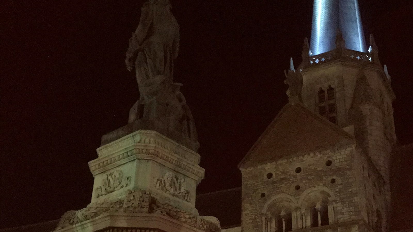 Visite nocturne d'Auxonne à la lanterne